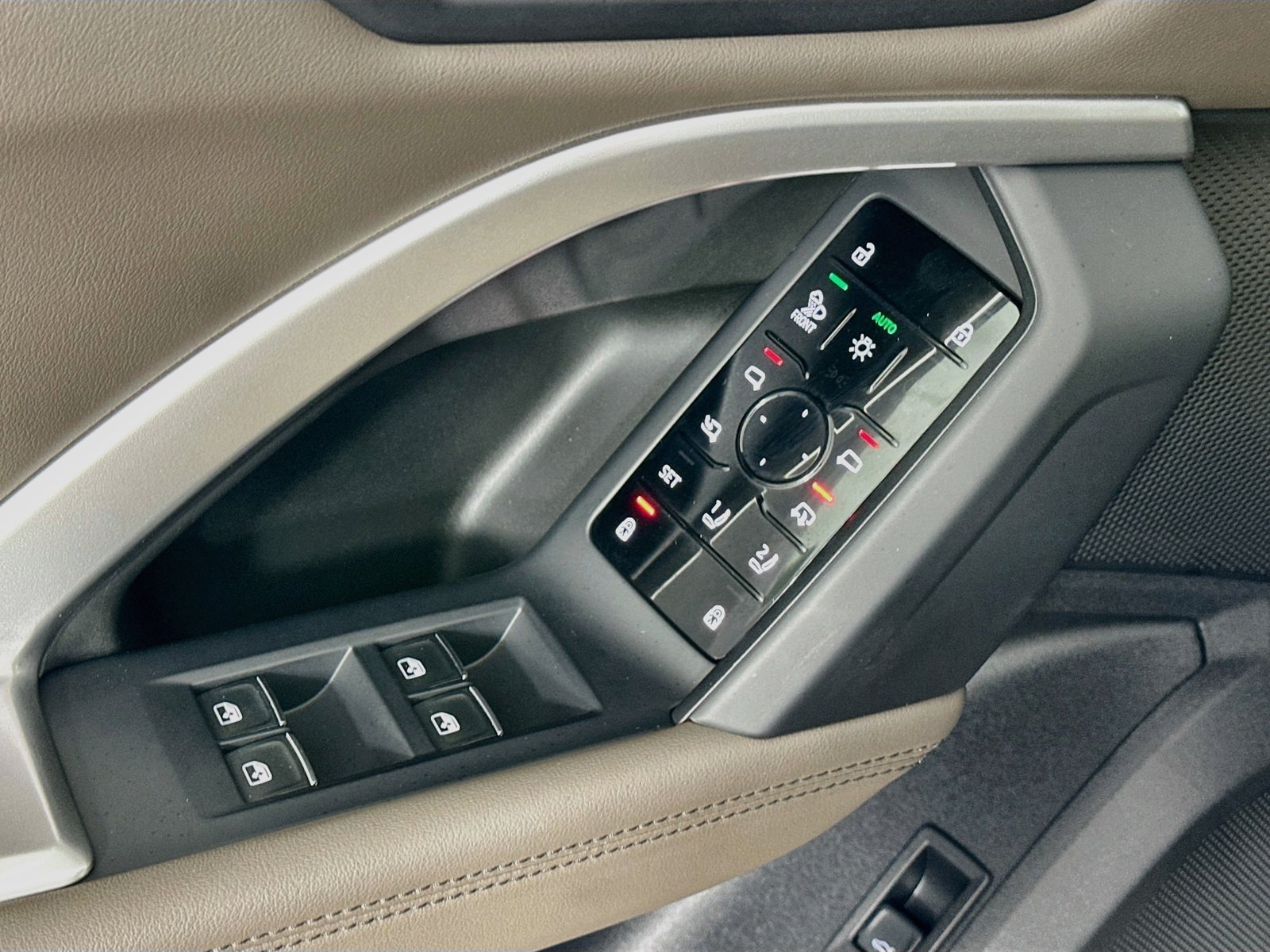 Certified 2025 Audi Q5 Premium Plus AWD/4WD image 17