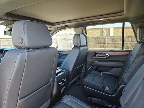 New 2026 GMC Yukon Denali w/ Sun & Power Step Package image 9