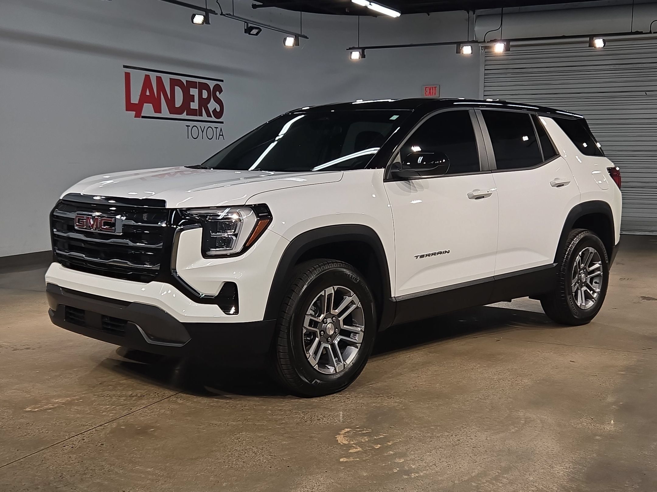 Used 2025 GMC Terrain Elevation AWD/4WD image 3