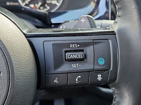 Used 2022 Nissan Pathfinder SV w/ SV Premium Package image 25