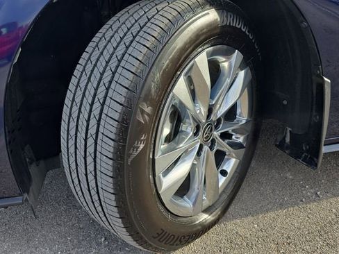 Used 2025 Toyota Sienna Limited image 34