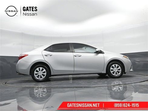 Used 2015 Toyota Corolla L image 32