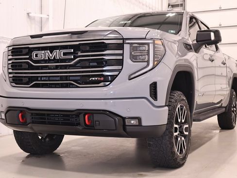 Used 2024 GMC Sierra 1500 AT4 w/ Technology Package AWD/4WD image 6