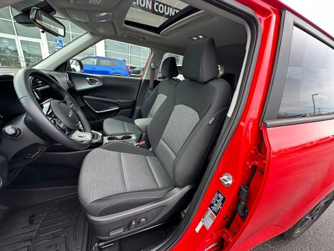 Used 2024 Kia Soul EX image 21