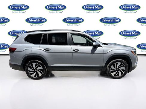 Used 2025 Volkswagen Atlas SE image 8