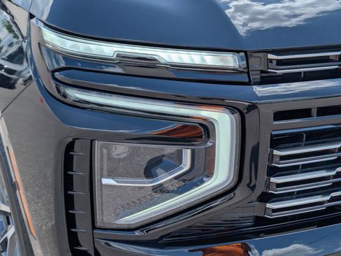 Used 2025 Chevrolet Tahoe High Country AWD/4WD image 4
