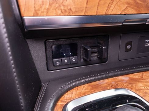 Used 2022 Nissan Armada SL w/ Captain's Chairs Package RWD image 23