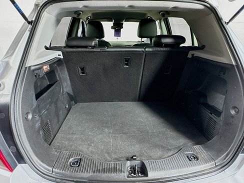 Used 2020 Chevrolet Trax LT w/ LT Convenience Package image 29