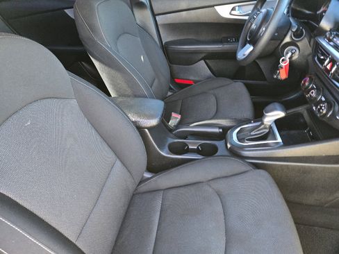 Certified 2024 Kia Forte LXS w/ LXS Technology Package image 19