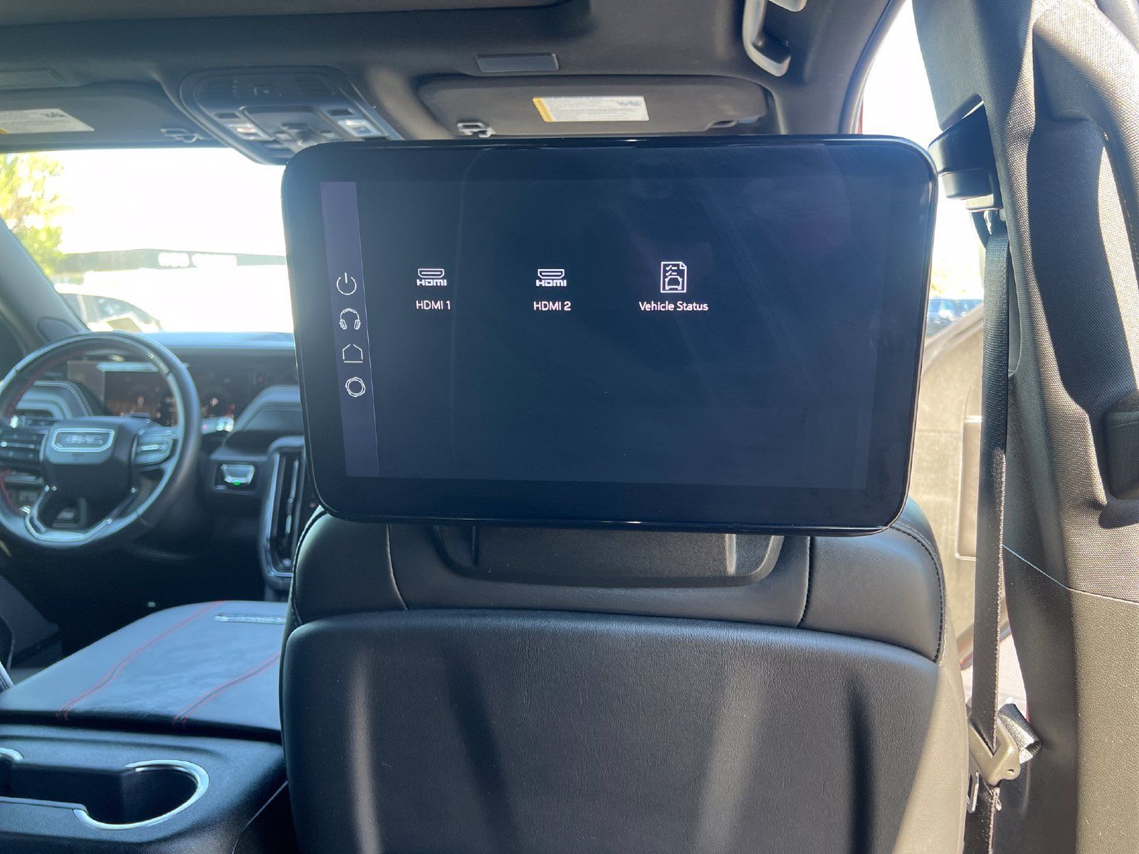 Used 2025 GMC Yukon XL AT4 Ultimate w/ LPO, Floor Liner Package AWD/4WD image 38