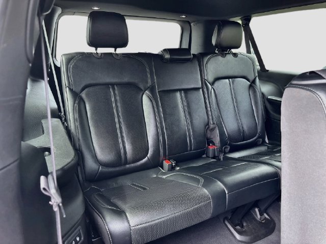 Used 2024 Jeep Wagoneer L Series II w/ Flexible Seating Group AWD/4WD image 28