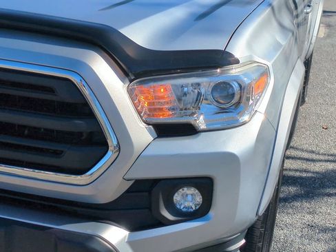 Used 2019 Toyota Tacoma SR5 image 10
