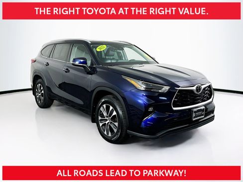 Used 2022 Toyota Highlander XLE image 1
