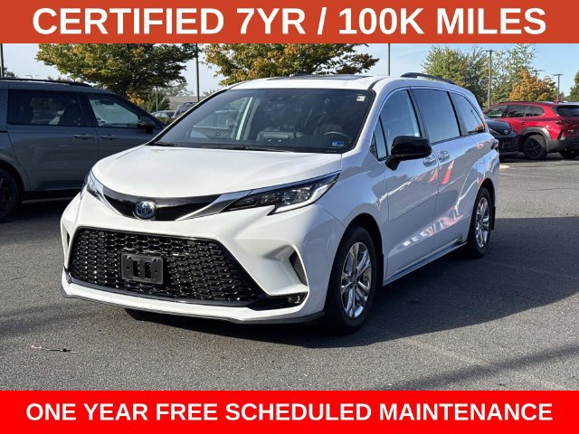Used 2023 Toyota Sienna XSE w/ XSE Plus Package AWD/4WD image 5