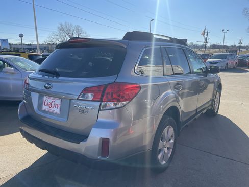 Used 2011 Subaru Outback 2.5i Premium w/ All-Weather Pkg image 4