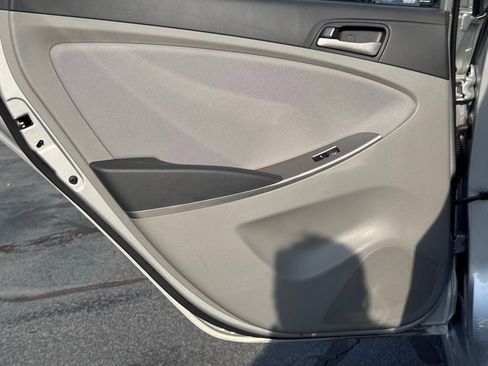 Used 2015 Hyundai Accent GLS image 22