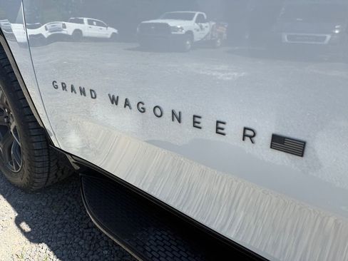 New 2026 Jeep Grand Wagoneer 4WD image 17