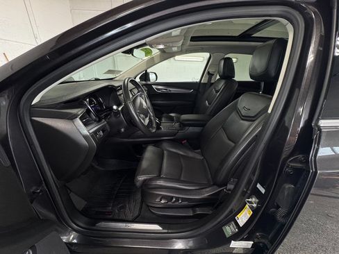 Used 2017 Cadillac XT5 Premium Luxury AWD/4WD image 12