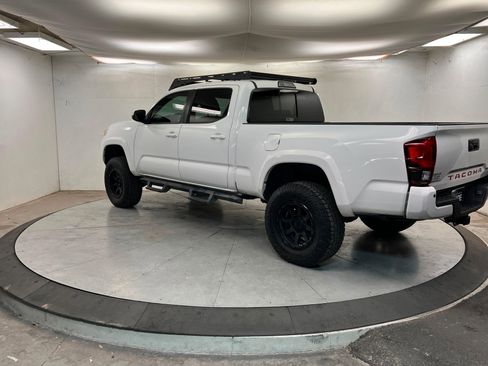 Used 2019 Toyota Tacoma TRD Sport w/ TRD Premium Sport Package image 3