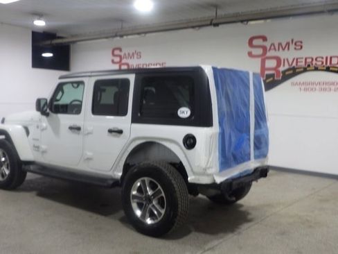 Used 2021 Jeep Wrangler Unlimited Sahara image 2