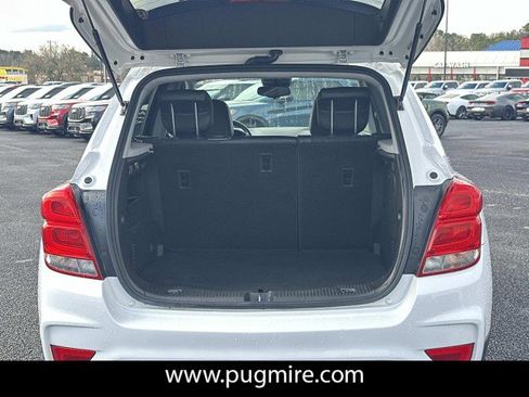 Used 2017 Chevrolet Trax LT w/ LT Convenience Package image 18