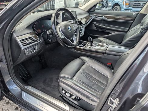 Used 2020 BMW 740i RWD image 12