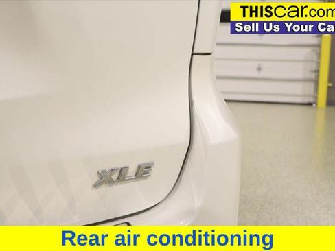 Used 2016 Toyota Highlander XLE w/ Preferred Accessory Package FWD image 13
