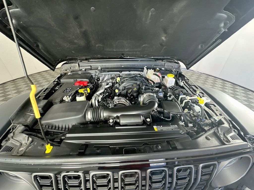 Used 2025 Jeep Gladiator Rubicon AWD/4WD image 29