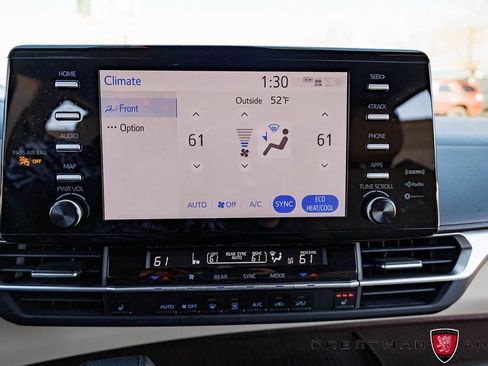 Used 2022 Toyota Sienna XLE image 33