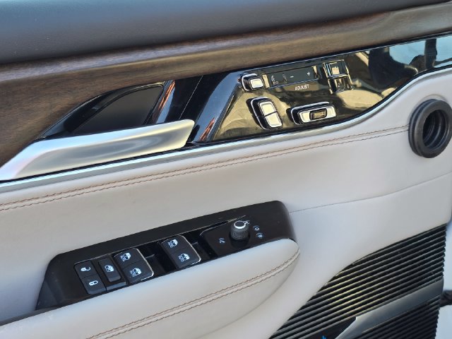 Used 2022 Jeep Grand Wagoneer Series I AWD/4WD image 40