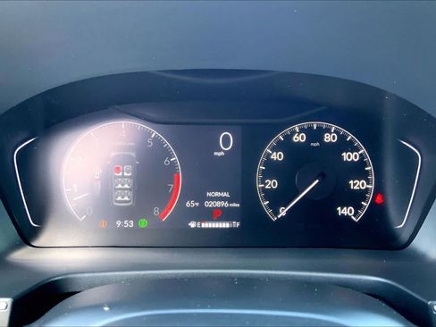 Used 2025 Honda Pilot Sport image 23
