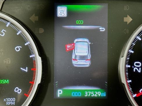 Used 2022 Toyota RAV4 XLE image 19