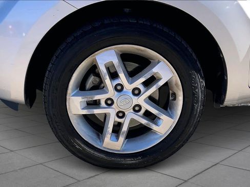 Used 2011 Kia Soul + image 9