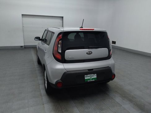 Used 2015 Kia Soul + image 6