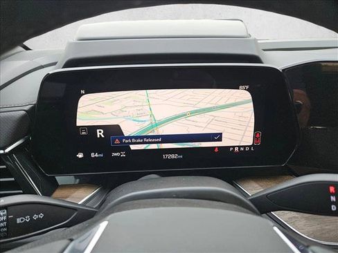 Used 2025 Chevrolet Tahoe High Country image 21