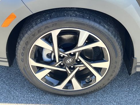 Used 2022 Hyundai Kona Limited w/ Cargo Package image 15