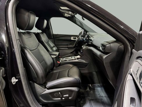 Used 2020 Ford Explorer ST image 28