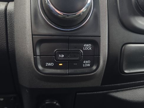 Used 2018 RAM 1500 Express AWD/4WD image 25