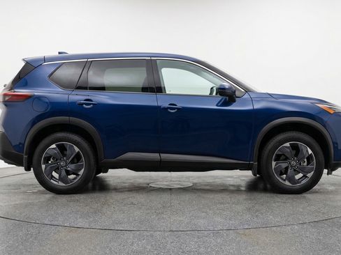 Used 2025 Nissan Rogue SV FWD image 11