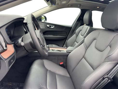 Certified 2024 Volvo XC60 B5 Plus w/ Protection Package Premier AWD/4WD image 10