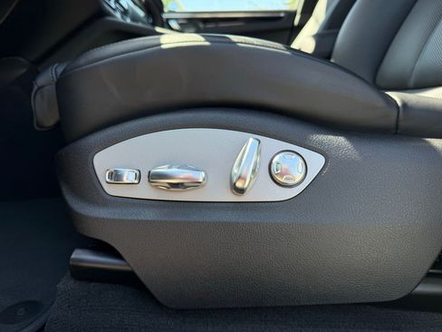 Certified 2026 Porsche Macan image 28