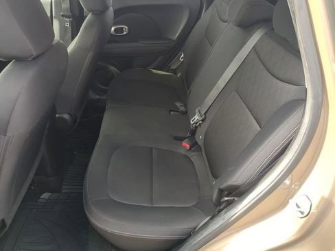 Used 2015 Kia Soul image 16