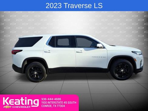 Used 2023 Chevrolet Traverse LS w/ Safety Package image 4