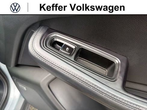 Used 2022 Porsche Macan S AWD/4WD image 38
