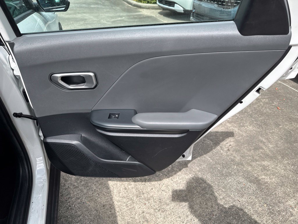Used 2025 Kia K4 FWD image 27