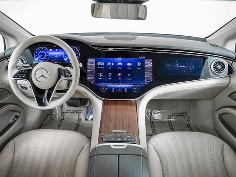 Certified 2023 Mercedes-Benz EQS 580 4MATIC Sedan image 12