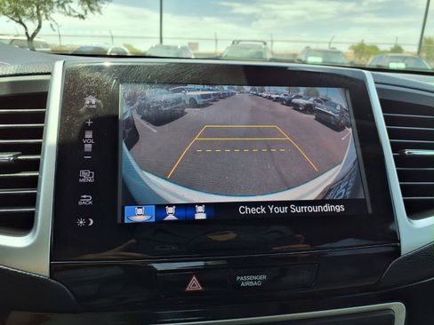 Used 2018 Honda Pilot Touring image 26