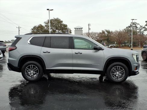 Used 2025 GMC Acadia Elevation image 2