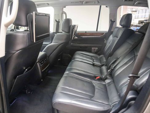 Used 2019 Lexus LX 570 4WD image 20