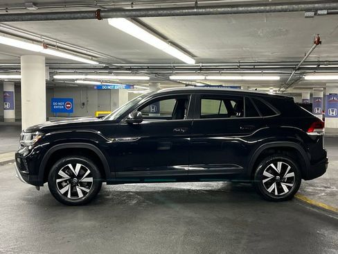 Used 2023 Volkswagen Atlas Cross Sport SE image 29